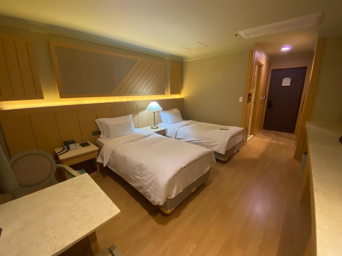 Hotel International Changwon Exterior photo