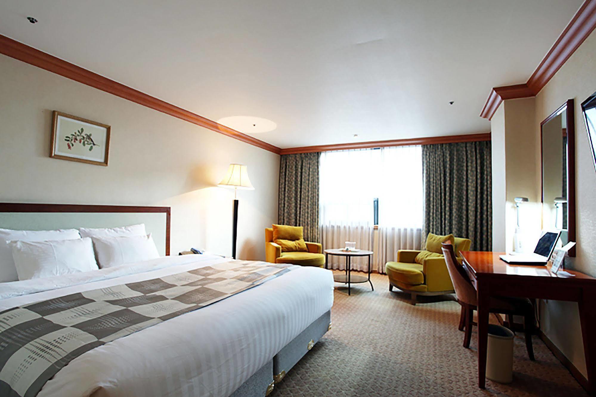 Hotel International Changwon Exterior photo