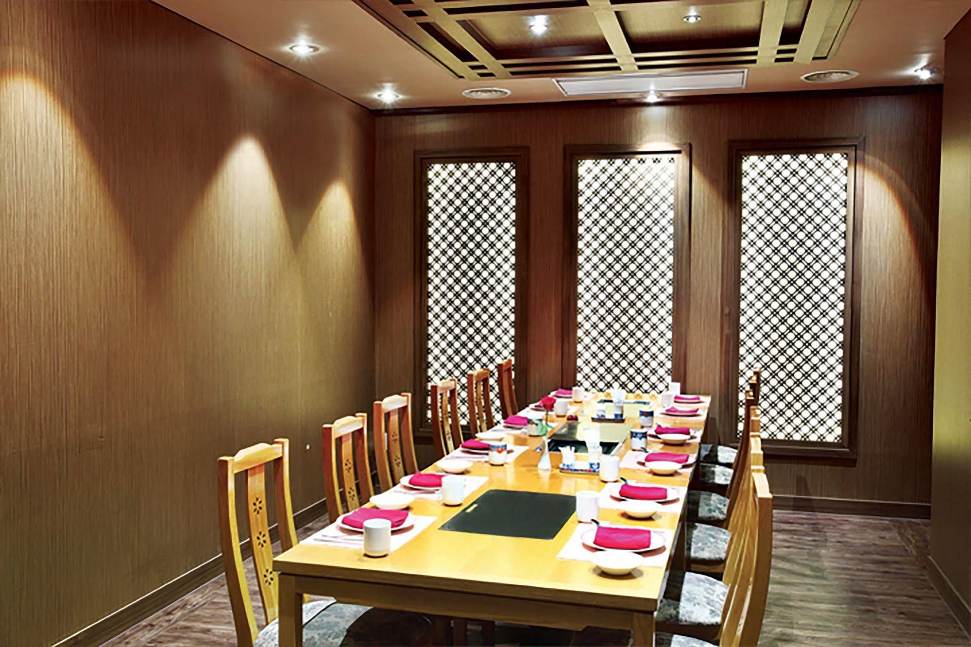 Hotel International Changwon Exterior photo