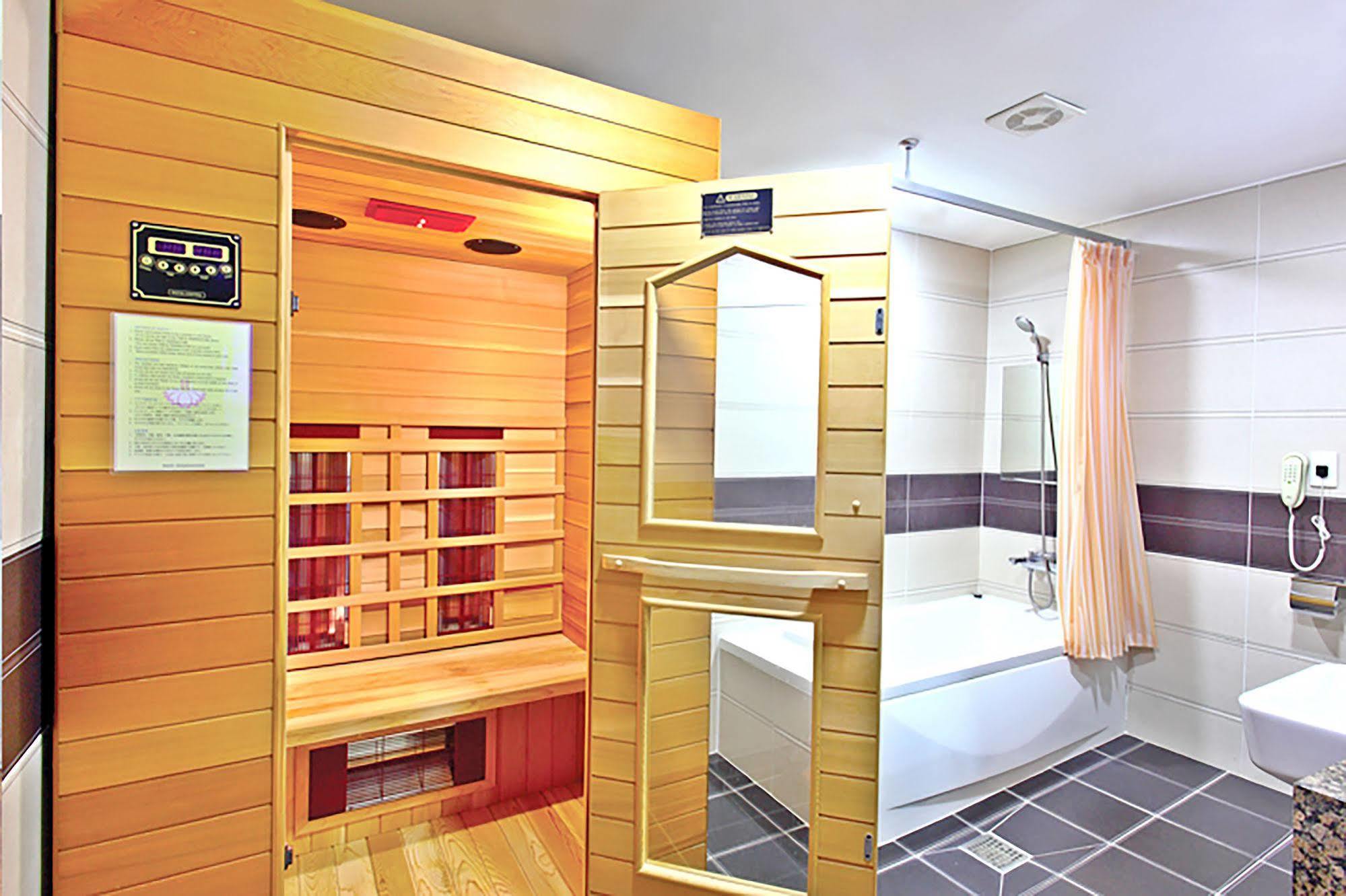 Hotel International Changwon Exterior photo